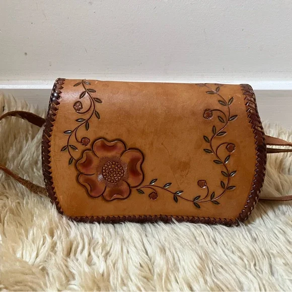 Vintage Leather Purse - Picture 2 of 2